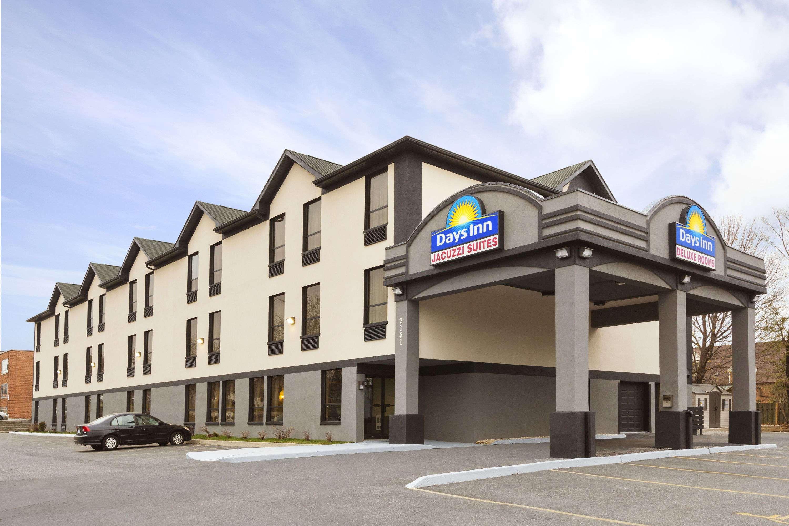 Days Inn By Wyndham Toronto East Lakeview Exterior photo